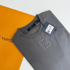 Áo thun Louis Vuitton Embossed (Grey)