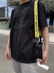 LOUIS VUITTON TEE - Áo Louis Vuitton Stitch Print And Embroidered (Black) [Mirror Quality]