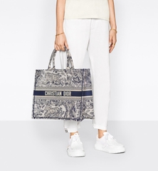 DIOR BAG - Túi Dior Blue Toile de Jouy Embroidery Book Tote (Large) [Mirror Quality]
