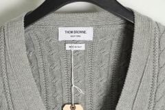 THOM BROWNE CARDIGAN - Áo TB 4 bar V-NECK Cable Knit (Grey) [Mirror quality]
