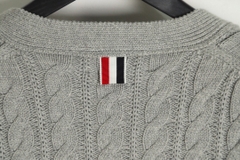 THOM BROWNE CARDIGAN - Áo TB 4 bar V-NECK Cable Knit (Grey) [Mirror quality]