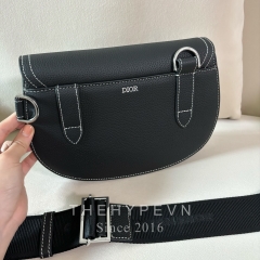 Túi Dior x Kaws Pouch Saddle (Black) [Mirror Quality]