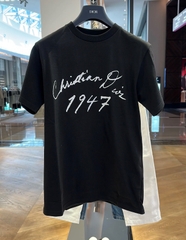 Áo Thun Dior Handwritten 1947 (Black) [Mirror Quality]