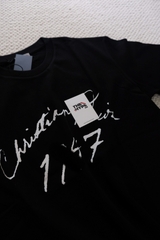 Áo Thun Dior Handwritten 1947 (Black) [Mirror Quality]