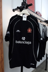 ÁO THUN BALENCIAGA BLCG SOCCER MANCHESTER (BLACK)