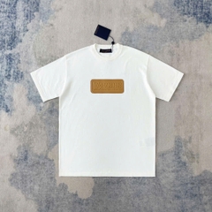 LOUIS VUITTON TEE - Áo Louis Vuitton Stitch Print And Embroidered (Black) [Mirror Quality]