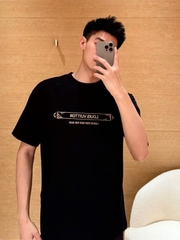 ÁO THUN LOUIS VUITTON LV EMBELLISHED EMBROIDERED CHEST (BLACK)