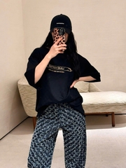 ÁO THUN LOUIS VUITTON LV EMBELLISHED EMBROIDERED CHEST (BLACK)
