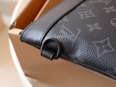 TÚI CLUTCH LOUIS VUITION MONOGRAM (GREY)