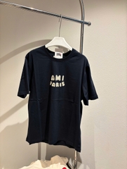 ÁO THUN AMI PARIS LOGO PATCH SS25 (BLACK)
