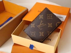 VÍ ĐỰNG CARD LOUIS VUITTON LV POCKET (BROWNE)