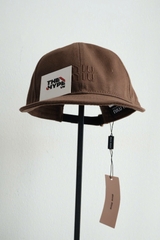 NÓN MIUMIU CAP (BROWNIE)