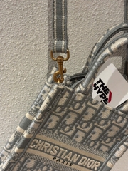 TÚI DIOR VERTICAL BOOK NOTE OBLIQUE (GRAY)