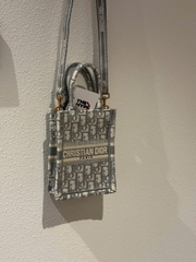 TÚI DIOR VERTICAL BOOK NOTE OBLIQUE (GRAY)