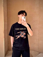ÁO THUN BURBERRY BBR LOGO DETAILED (BLACK)