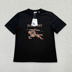 ÁO THUN BURBERRY BBR LOGO DETAILED (BLACK)