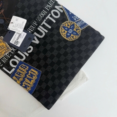 ÁO THUN LOUIS VUITTON LV 75001 PARIS (BLACK)