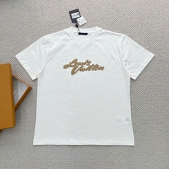 ÁO THUN LOUIS VUITTON LV EMBROIDERED SIGNATURE (WHITE)