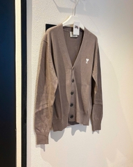 ÁO CARDIGAN AMI PARIS MOTIF (TAUPE BROWN)