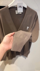 ÁO CARDIGAN AMI PARIS MOTIF (TAUPE BROWN)