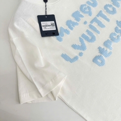 ÁO THUN LOUIS VUITTON EMBROIDERED SIGNNATURE (WHITE)