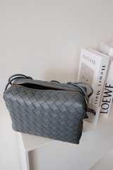 TÚI BOTTEGA VENETA MINI LOOP CAMERA BAG (GREY)