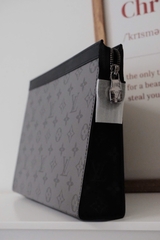 Túi Clutch Louis Vuitton  Clutch Bag (Gray)