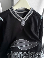 ÁO THUN BALENCIAGA BLCG FOOTBALL V-NECK (BLACK)
