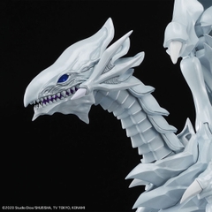 FIGURE-RISE STANDARD AMPLIFIED BLUE-EYES WHITE DRAGON