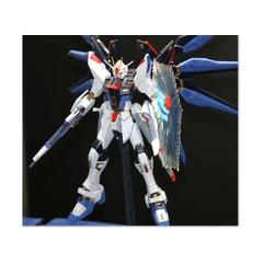 MG 1/100 STRIKE FREEDOM GUNDAM FULL BURST MODE
