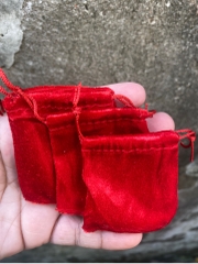 Túi nhung đỏ đựng trang sức, đồ phong thuỷ, kim cương 6x5cm