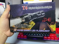Đèn pin police XML T6 loại 1 hộp nhựa xanh lá siêu sáng full box [BH 1 tuần]