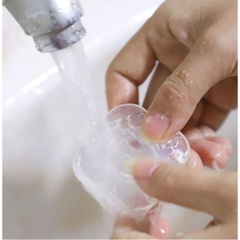 Miếng dán Gel Pad vuông hỗ trợ điện thoại, dán đồ dùng đa năng , có khe quấn cáp sạc