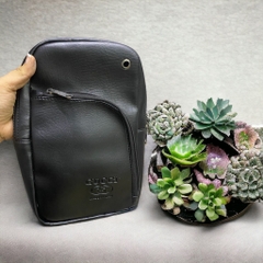 Túi da đeo chéo Màu Đen Guci 2 ngăn có chữ hoặc ko chữ tuỳ lô size 30x23cm [BH: None] / pktn sale
