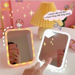 Gương soi trang điểm có đèn led tắt mở cảm ứng để bàn chữ nhật