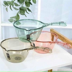 Ca nhựa trong suốt cán dài múc nước vệ sinh, đánh răng nhiều màu / pktn sale