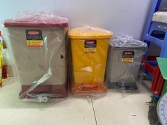Thùng đựng rác văn phòng CLEAN nắp đạp size bé 26 x 23 x 31cm [BH: NONE]