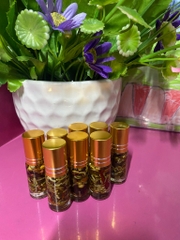 Dầu sâm Gia Truyền dạng Lăn 5ml được làm từ nguyên liệu tự nhiên, chuyên trị Nhức đầu, sổ mũi, nghẹt mũi, côn trùng cắn v.v
