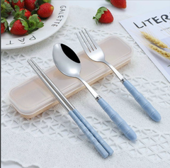 Hộp đũa muỗng nỉa box lúa mạch du lịch cao cấp bỏ túi- màu ngẫu nhiên theo lô [BH: NONE]