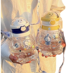 Bình đựng nước PHI HÀNH GIA GẤU 600ML cho bé, kèm ống hút, nút bấm tự động bật tiện lợi [BH: NONE]