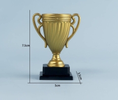 Cup bóng đá nhựa VÀNG đế đen (mẫu mới).