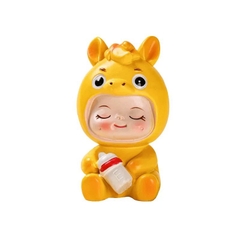 Tượng sứ -bé Ngựa vàng ôm bình sữa.