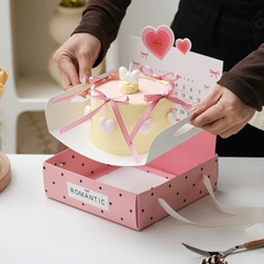Set 10 hộp ROMANTIC nắp mica 1 ngăn màu HỒNG CHẤM BI kèm tờ bìa lịch di động (in màu phủ bóng, đế bồi 2  lớp) kt 18x18x14cm.