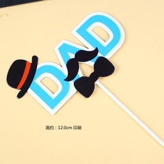 set 10 Chữ DAD giấy xanh gắn mũ râu nơ đen.