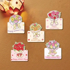 30 thẻ giấy Happy Women's day hình chữ nhật + bó hoa sắc màu mix mẫu kt 6.5x7cm.