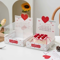 Set 10 hộp ROMANTIC nắp mica 1 ngăn màu TRẮNG CHẤM BI kèm tờ bìa lịch di động (in màu phủ bóng, đế bồi 2 lớp) kt 18x18x14cm.