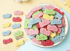 Bánh quy 180gam mix nhiều chi tiết (love, luck, smile).