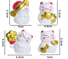 Set 4 mèo thần tài nhựa cứng.