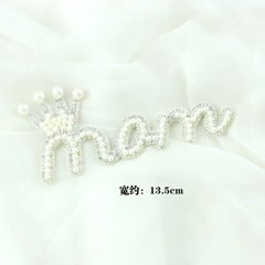 Chữ MOM đội vương miện gắn hạt-TRẮNG.
