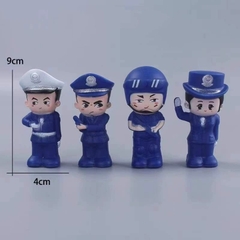 Set 4 tượng cảnh sát (nhựa mềm).